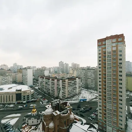 Cozy Apartment On Gmyri 12B Near Metro Poznyaki Kyiv Exterior photo