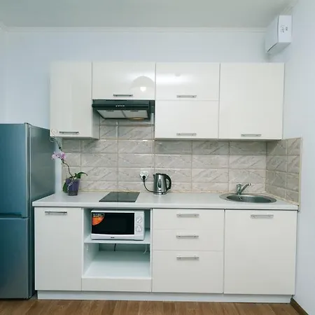 Cozy Apartment On Gmyri 12B Near Metro Poznyaki Kyiv Exterior photo