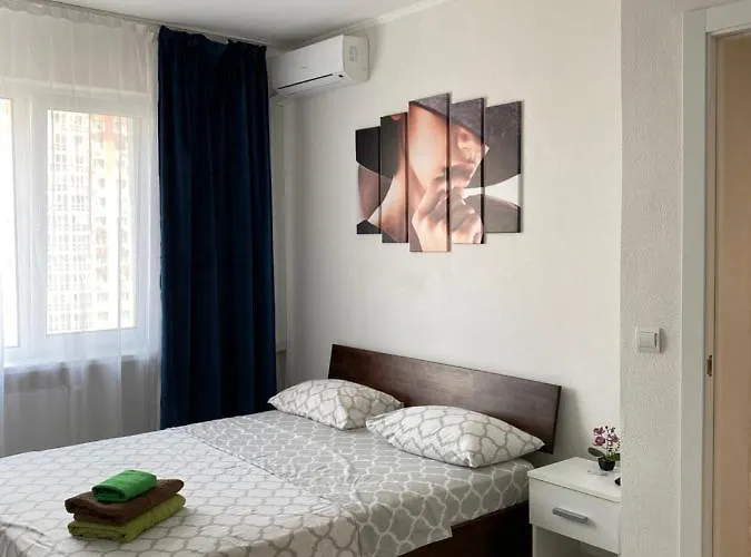 Cozy Apartment On Gmyri 12B Near Metro Poznyaki